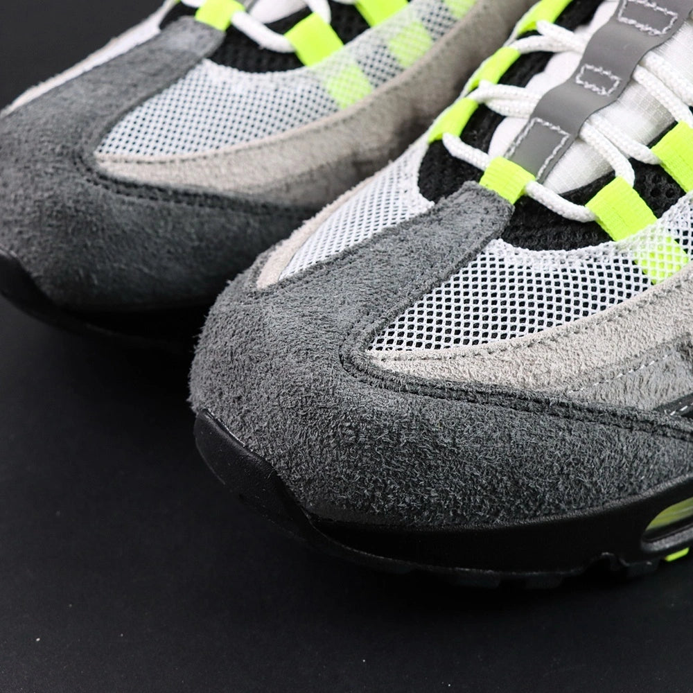 Undefeated x Air Max 95 Geo Exclusive NYC Neon 2025 — top-down pair view