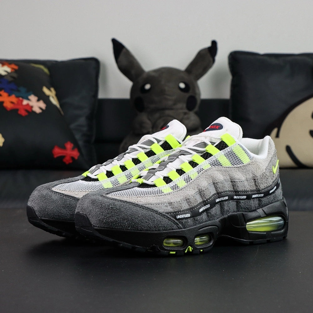 Undefeated x Air Max 95 Geo Exclusive NYC Neon 2025 — rear pair view