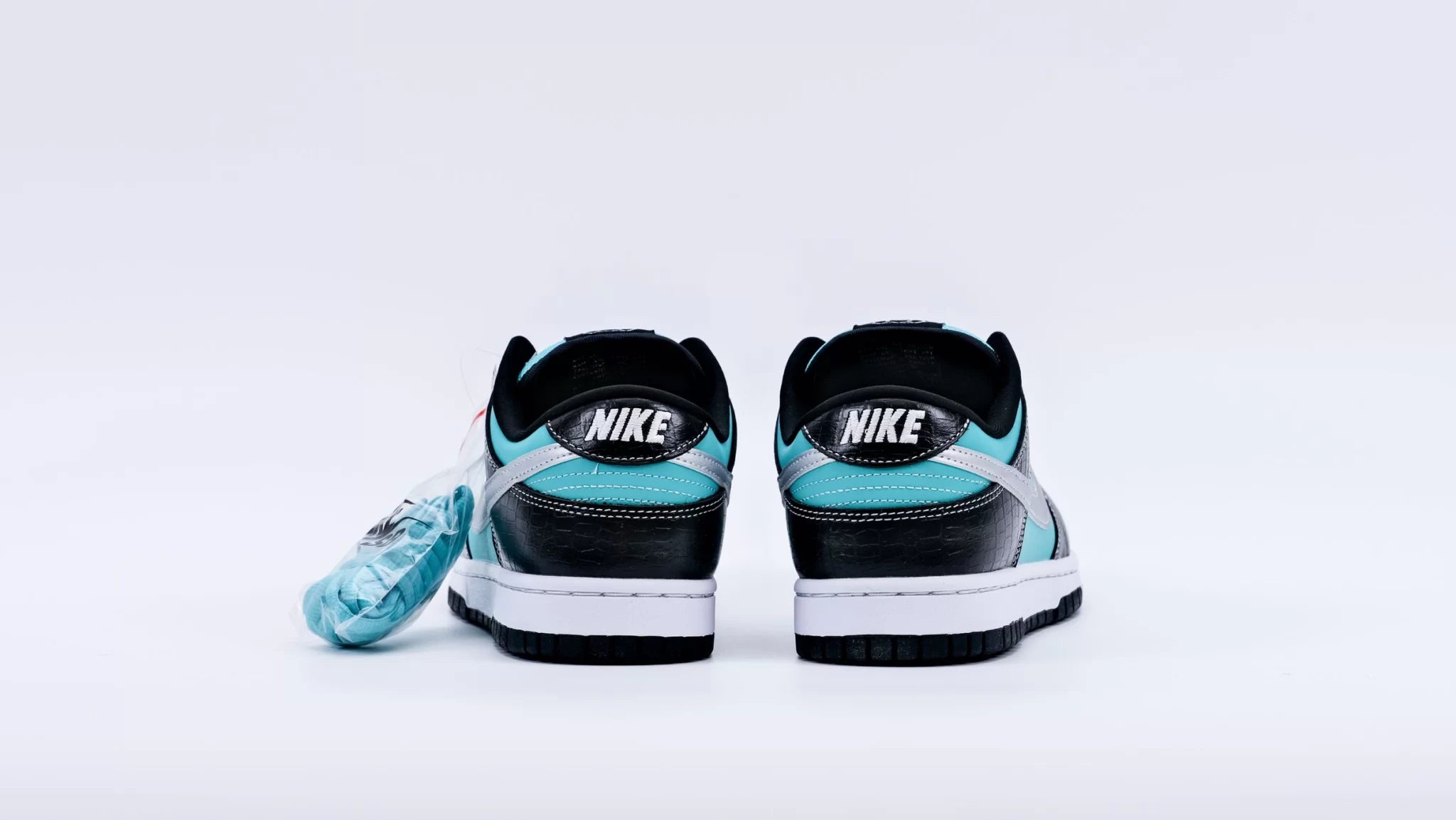Diamond Supply Co. x Dunk Low Pro SB ‘Tiffany’ - image 2
