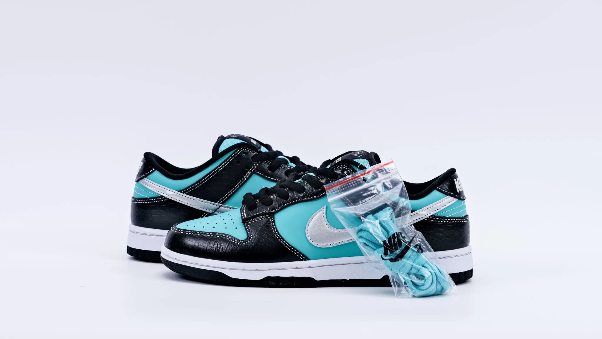 Diamond Supply Co. x Dunk Low Pro SB ‘Tiffany’ - image 9