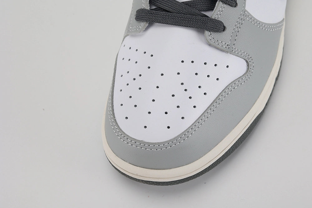 Dunk Low ‘Light Smoke Grey’ - image 4
