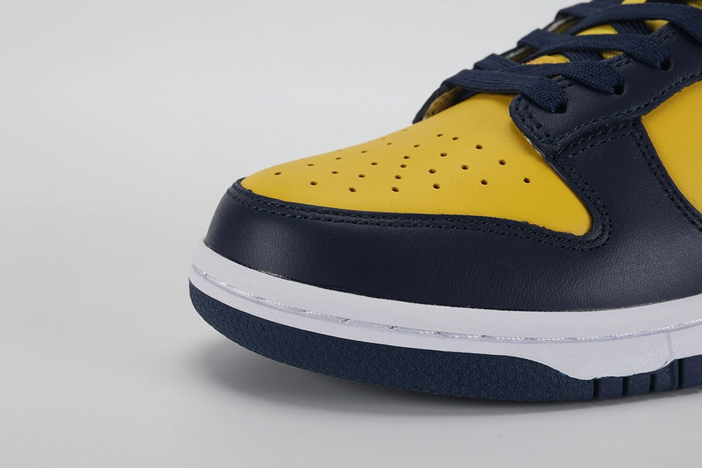 Dunk Low ‘Michigan’ - image 2
