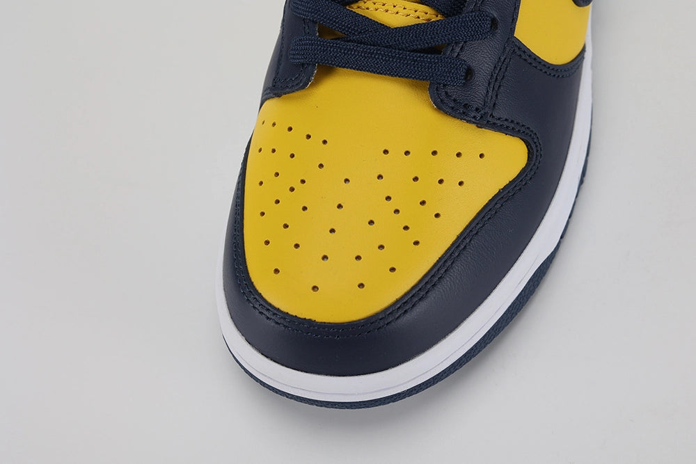 Dunk Low ‘Michigan’ - image 3