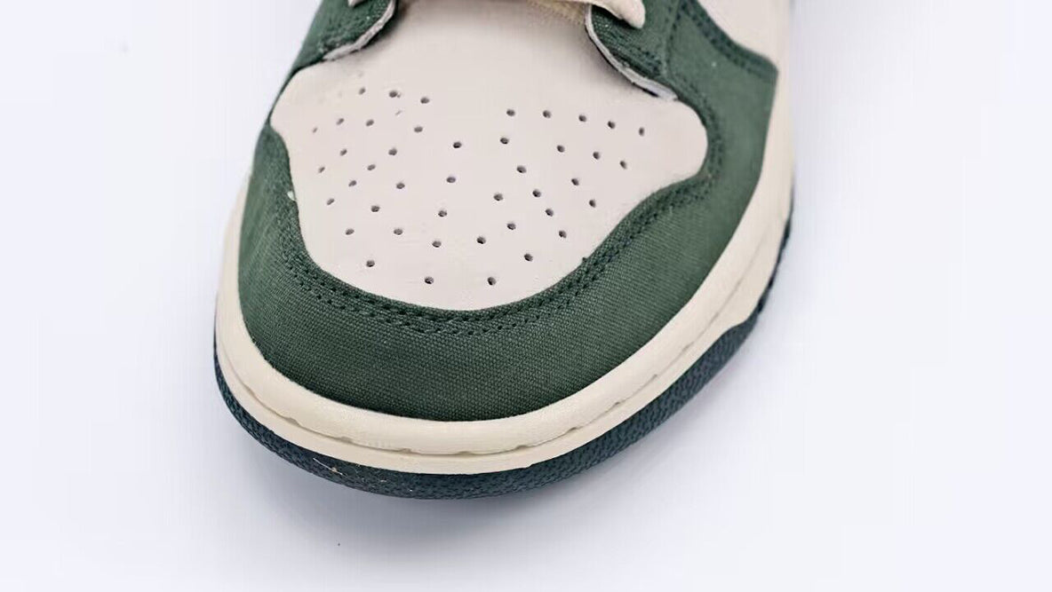 Dunk Low Pro SB ‘Eire’ - image 4