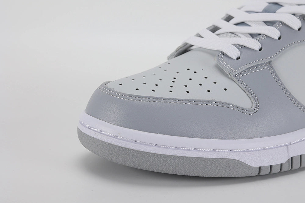 Dunk Low ‘Pure Platinum Wolf Grey’ - image 3