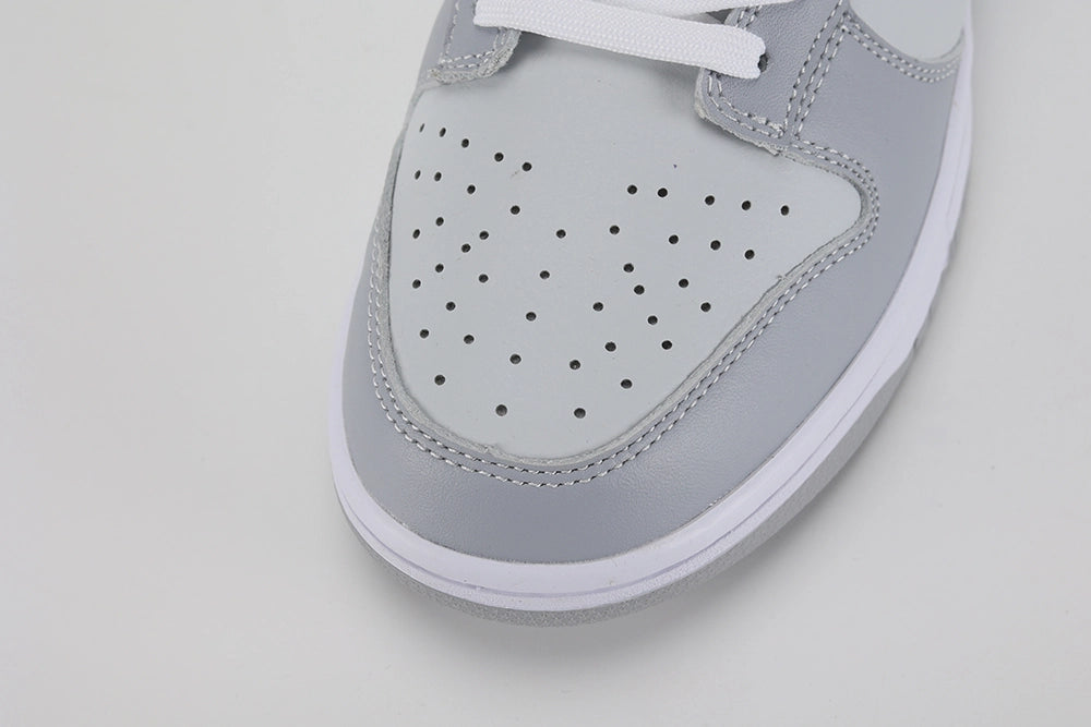 Dunk Low ‘Pure Platinum Wolf Grey’ - image 4