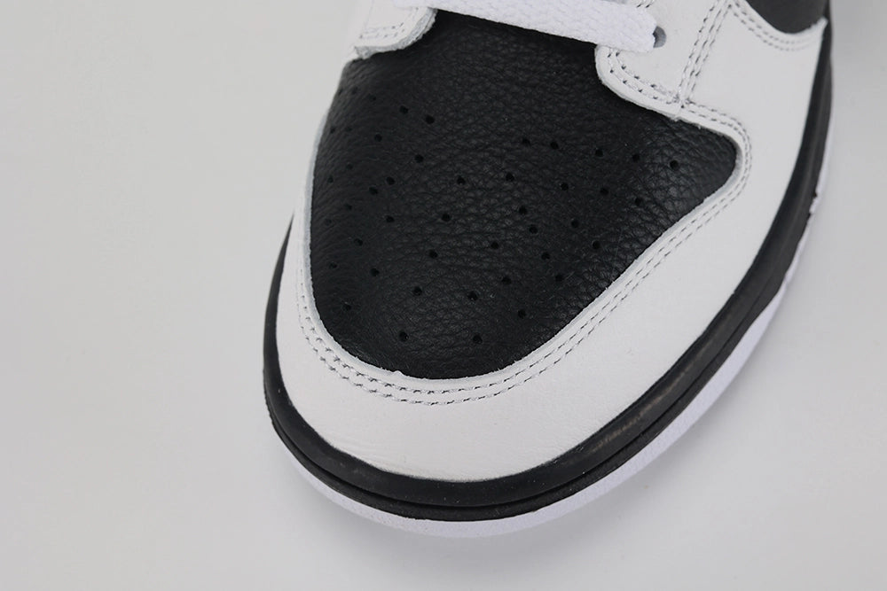 Dunk Low Reverse Panda - image 4