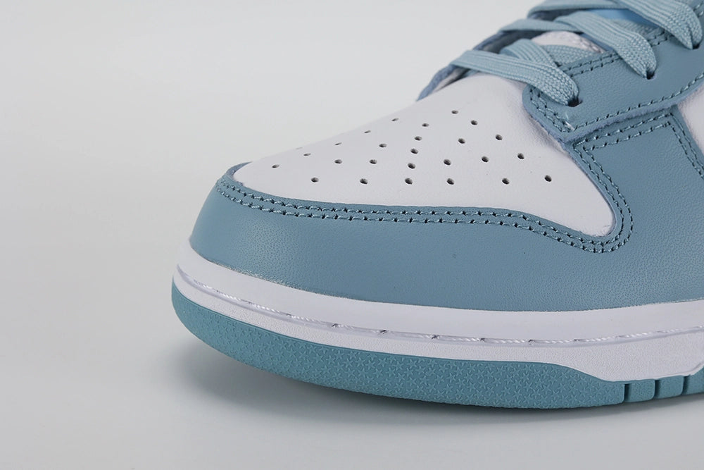 Dunk Low SB Blue Paisley - image 3