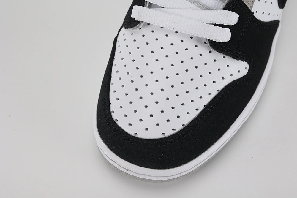 Dunk Low SB ‘Chlorophyll’ - image 3