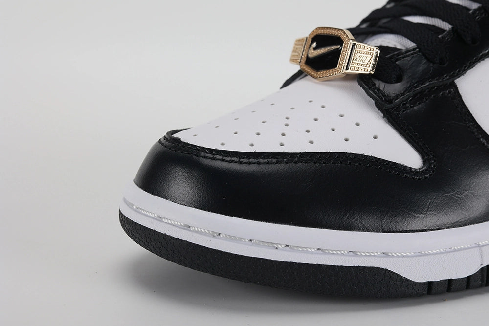 Dunk Low SE World Champ - image 2