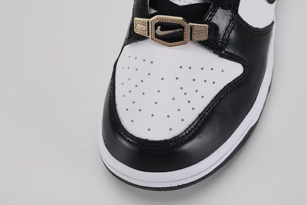 Dunk Low SE World Champ - image 3