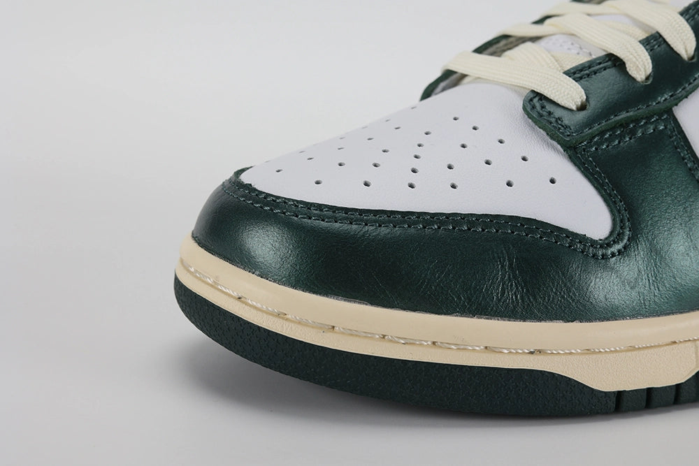 Dunk Low Vintage Green - image 3