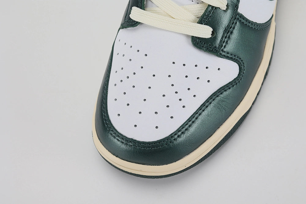 Dunk Low Vintage Green - image 4