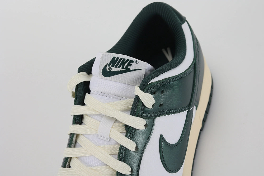Dunk Low Vintage Green - image 5