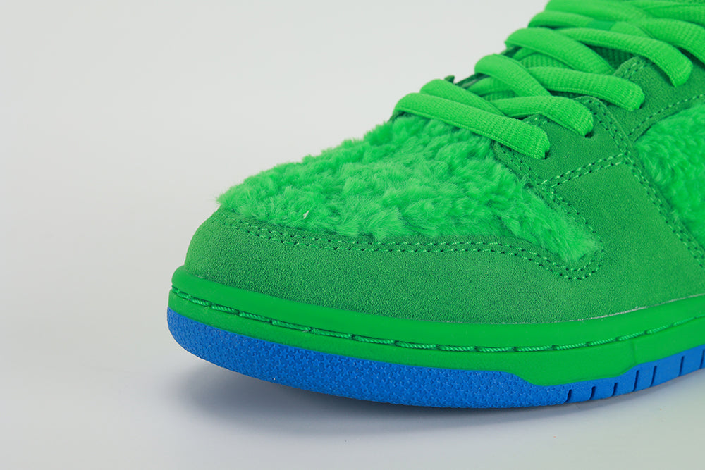 Grateful Dead x Dunk Low SB Green Bear - image 2