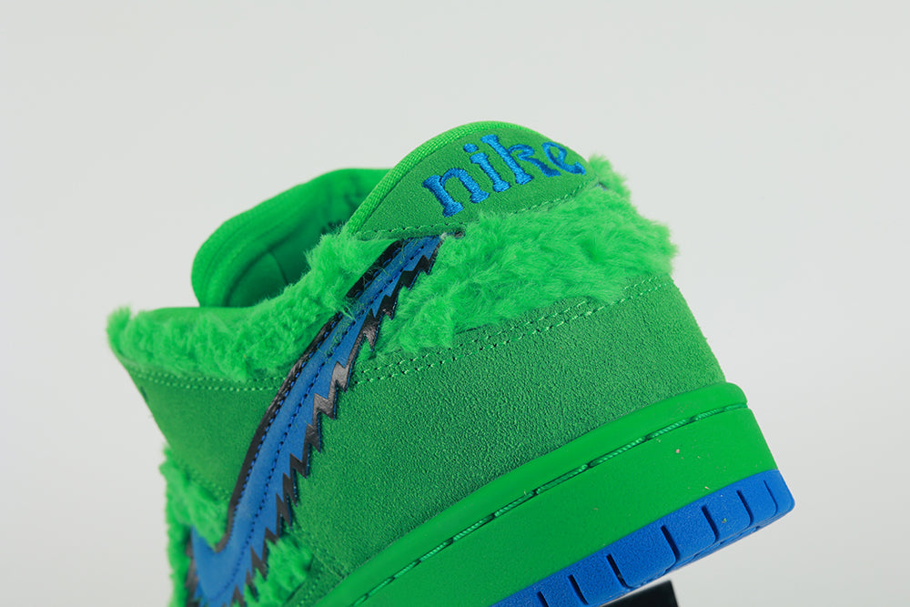 Grateful Dead x Dunk Low SB Green Bear - image 5