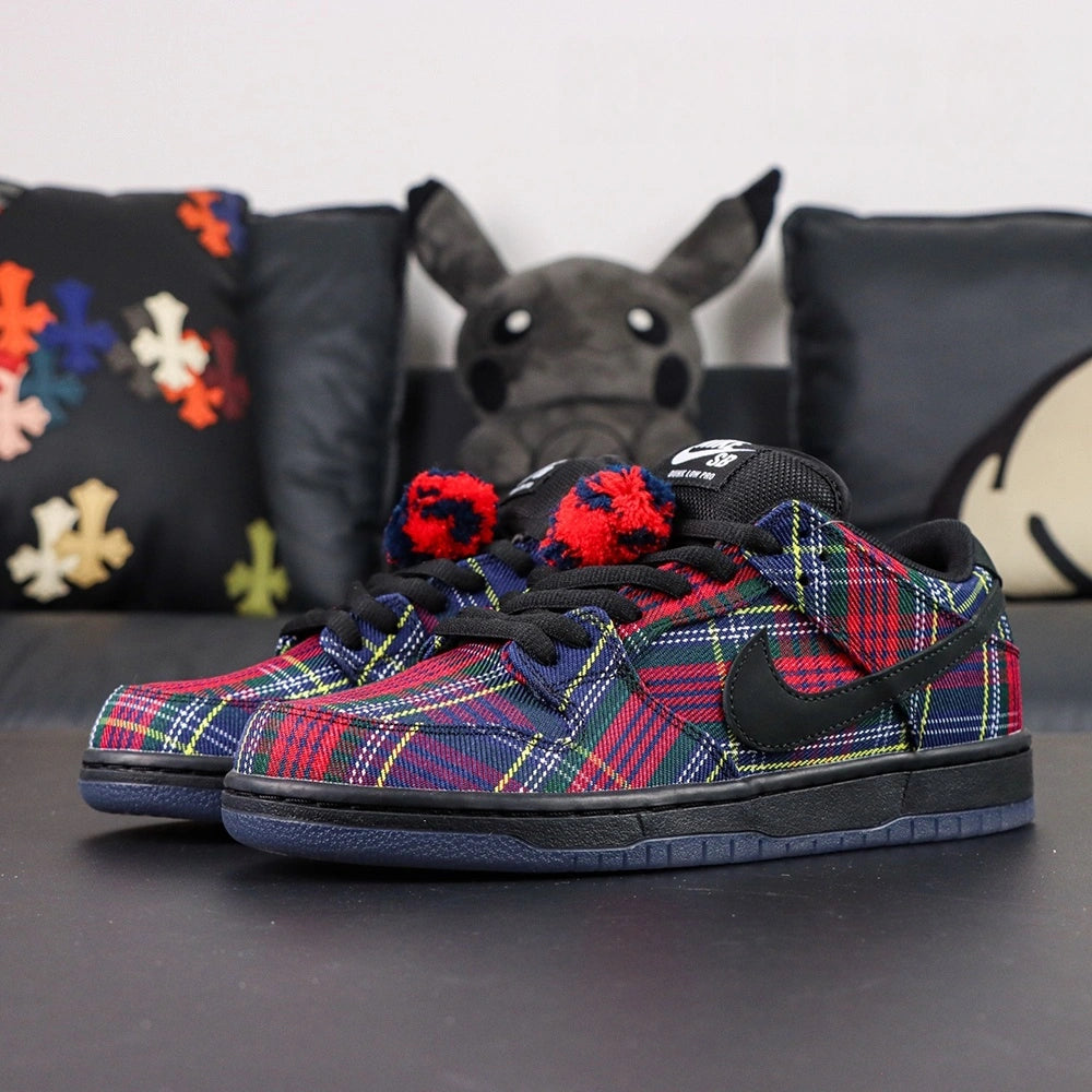 Nardwuar x Dunk Low SB 'Tam O’ Shanter Hat' - image 2
