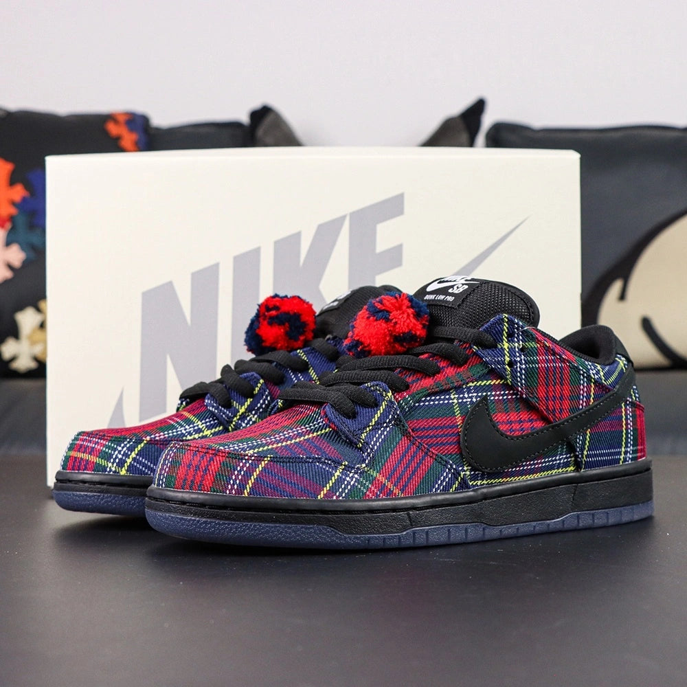 Nardwuar x Dunk Low SB 'Tam O’ Shanter Hat' - image 4