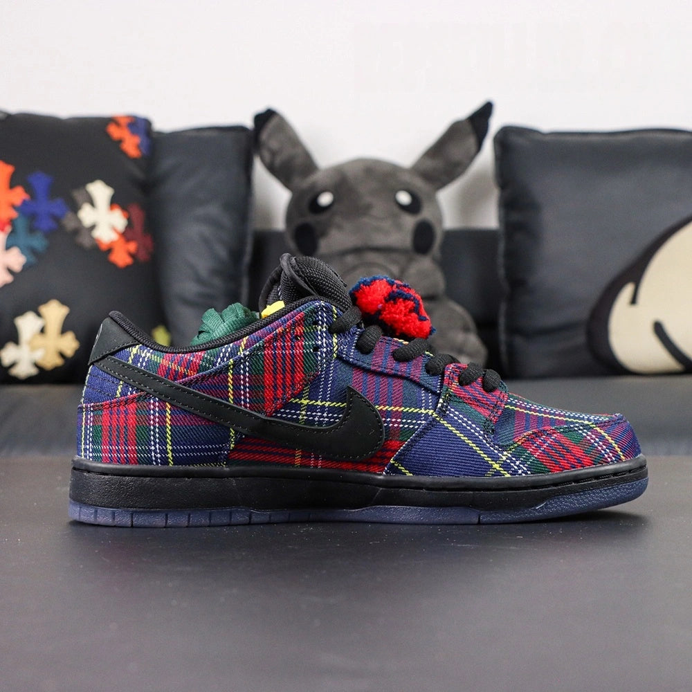 Nardwuar x Dunk Low SB 'Tam O’ Shanter Hat' - image 6