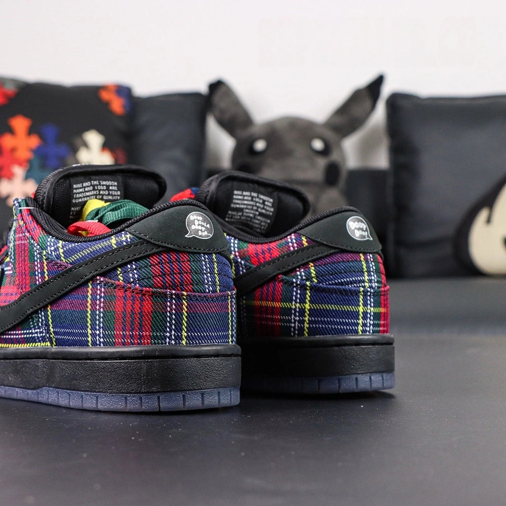 Nardwuar x Dunk Low SB 'Tam O’ Shanter Hat' - image 8
