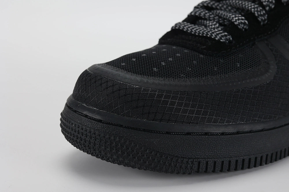 Off-White x Air Force 1 Low Black - Heel View