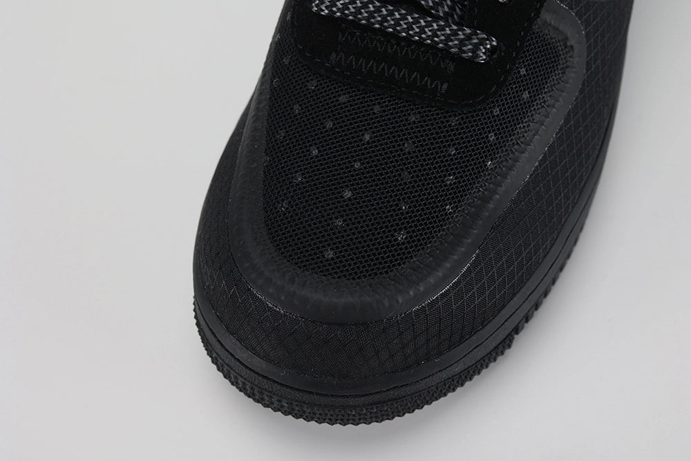 Off-White x Air Force 1 Low Black - Pair Heel View